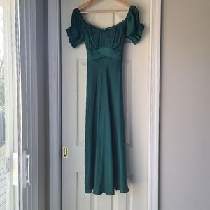 OFF-SHOULDER TIE BACK MIDI DRESS